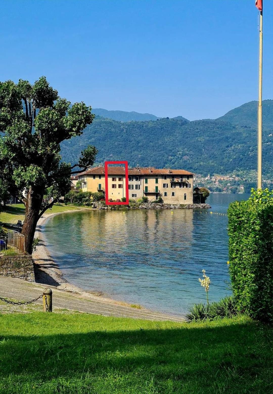 Riva Bianca Castle Holiday Home Lierna Exterior photo